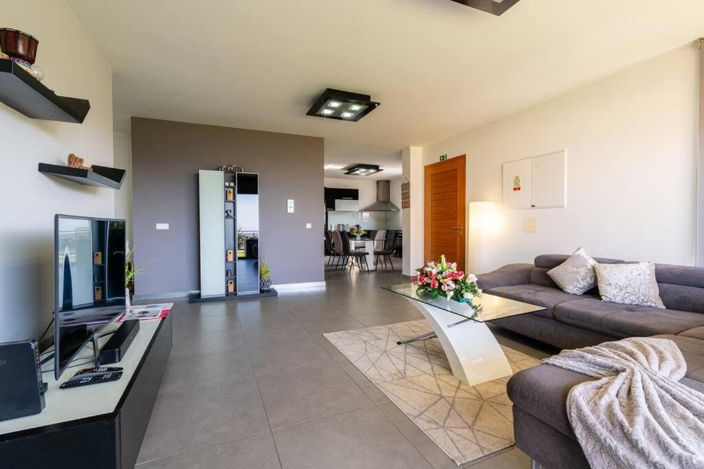 Casa Mia, A Dream Spot With Heated Pool Villa Arco da Calheta  Exteriör bild